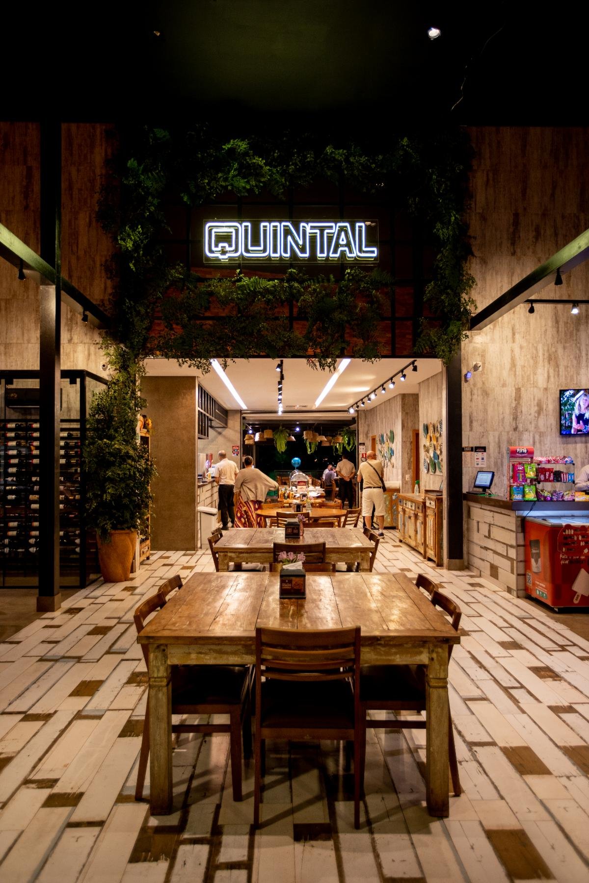 Restaurant hero image mobile