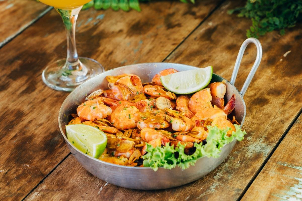 CAMARÃO ALHO E ÓLEO